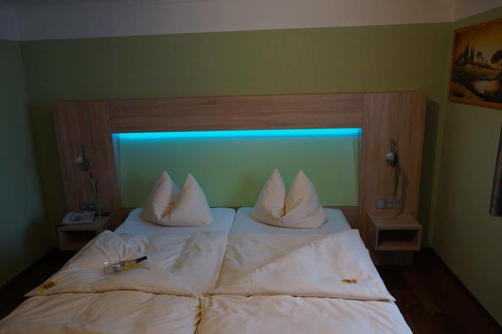 Hotel Garni Kleindienst Ursensollen Dış mekan fotoğraf